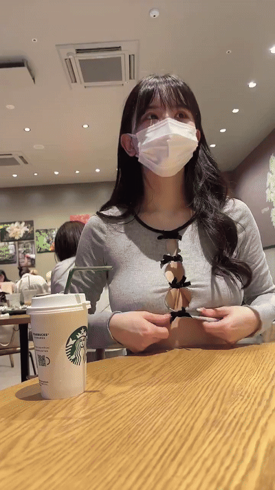 전설의 스타벅스 노출 노브라녀 전설의 스타벅스 노출 노브라녀.gif
